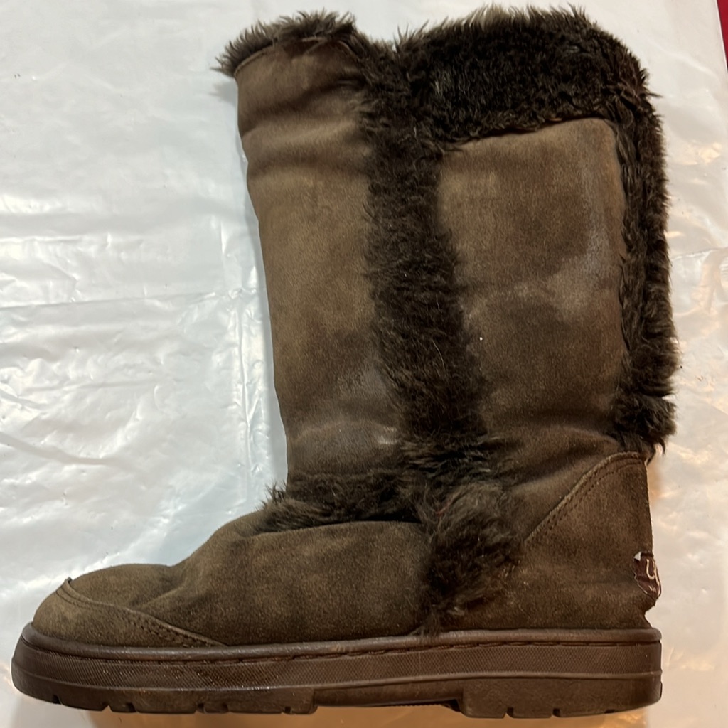 Ugg Sunburst Boots Brown Suede Sheepskin 12” Tall Wool Lined Pull On Size 6 Usa